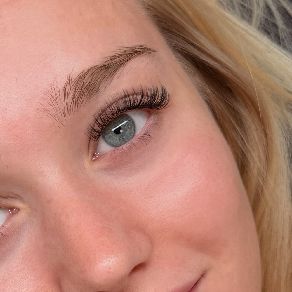 Hybrid Lashes Full Set at KW Lash Lounge in Centennial, CO