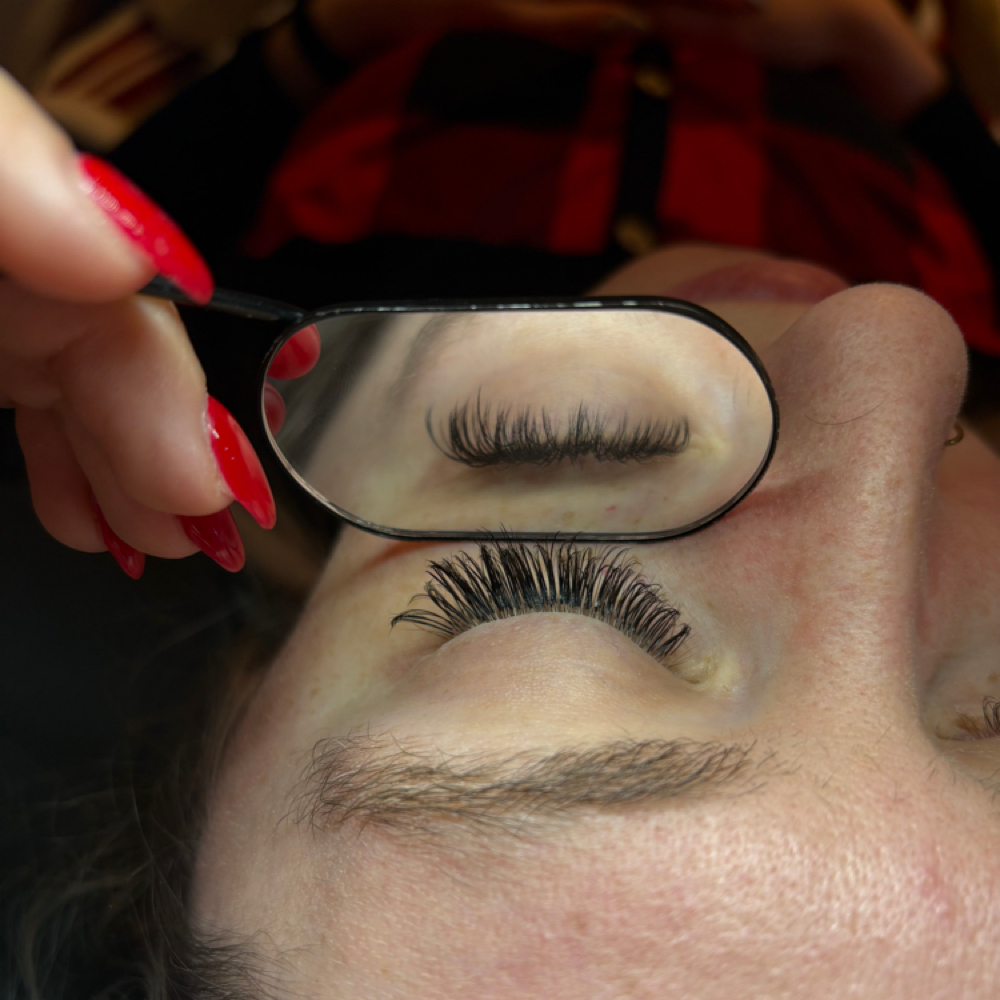 2 Week Lash Fill at Anna’s Final Touch in Duncansville, PA