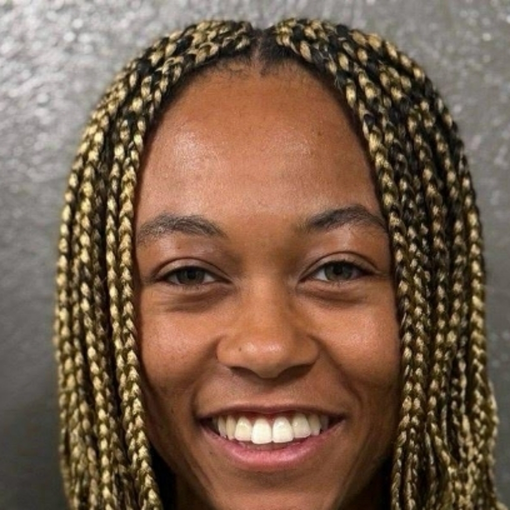 Classic Knotless Braids at The Braiding Table in Arlington, TX