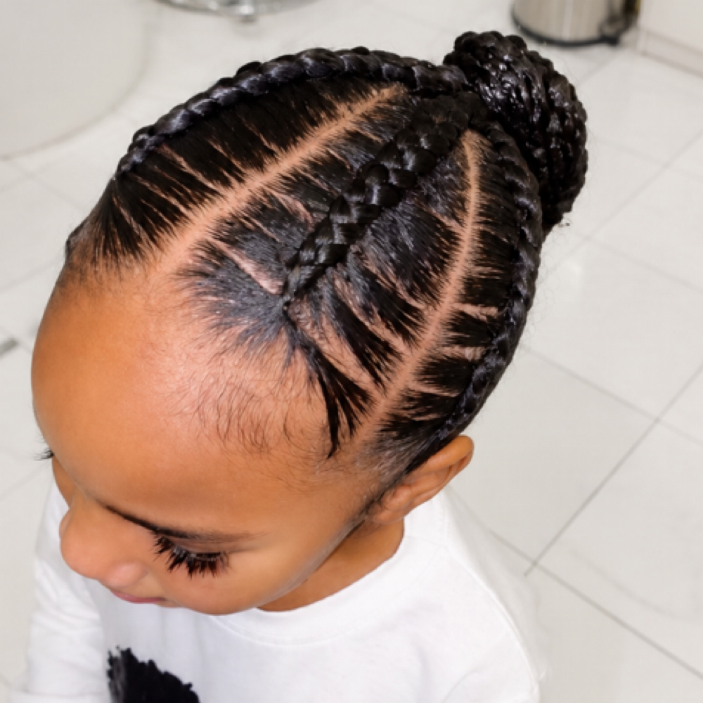 Children Stitch Ponytail at Monique Massie in Wilkinsburg, PA