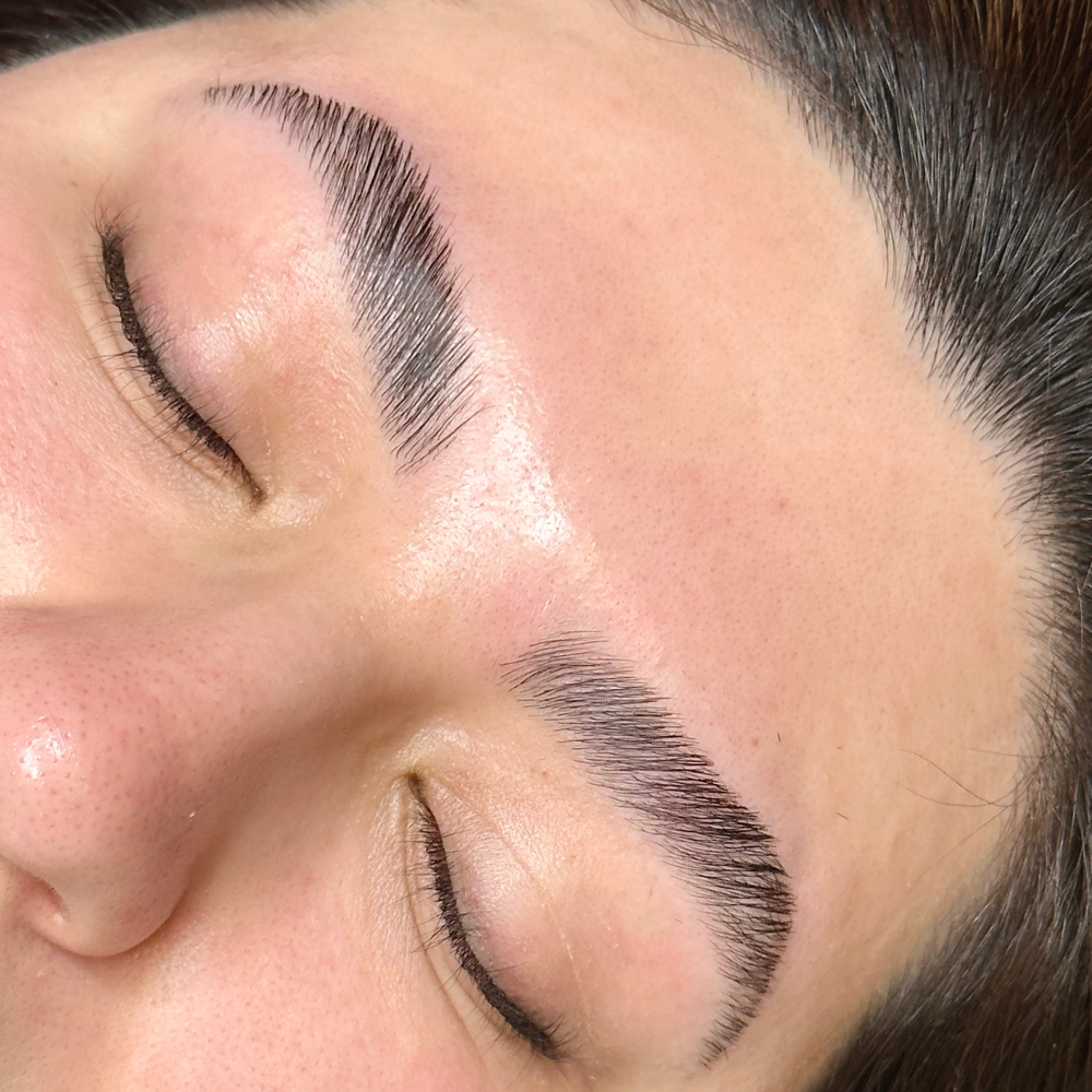 Brow Lamination & Clean Up