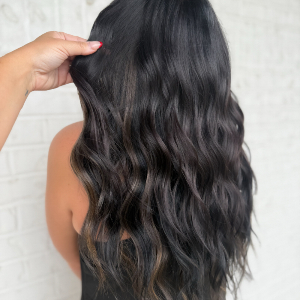 Shampoo Style-Extensions at Amber Edings in Jonesboro, AR