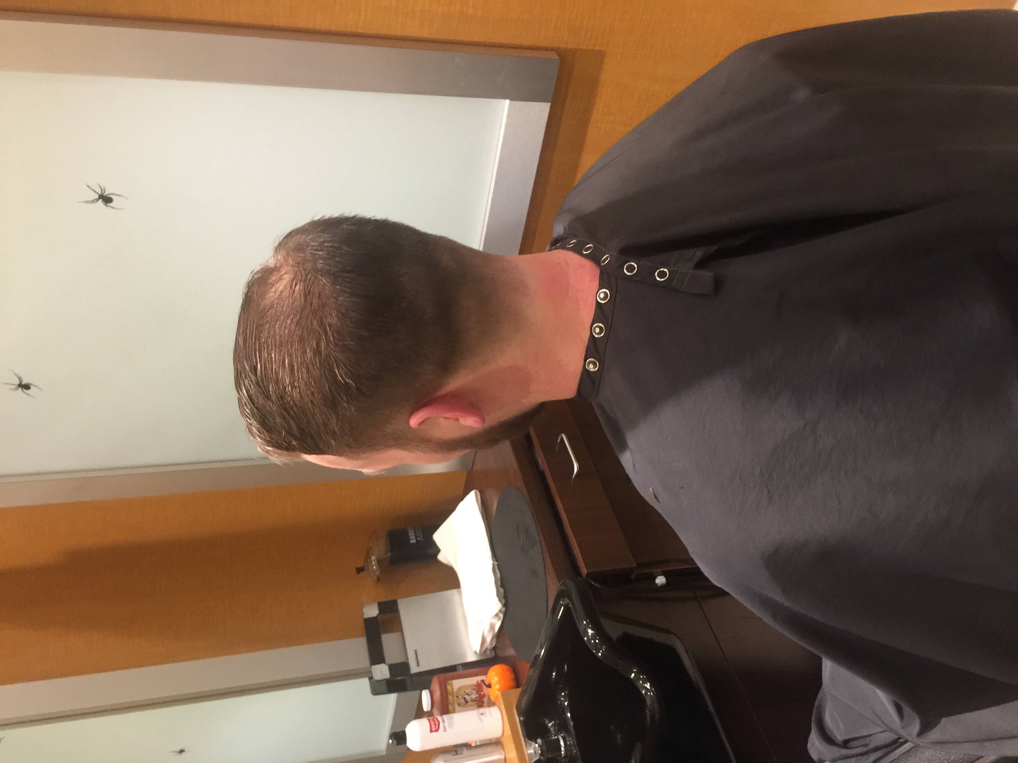 Haircut<Clipper / Scissors>