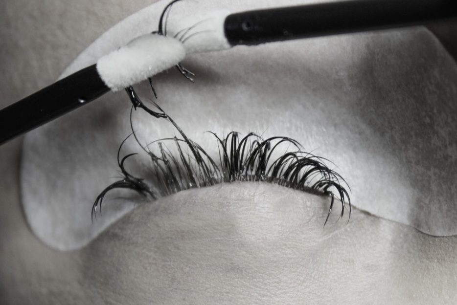 Lash Removal