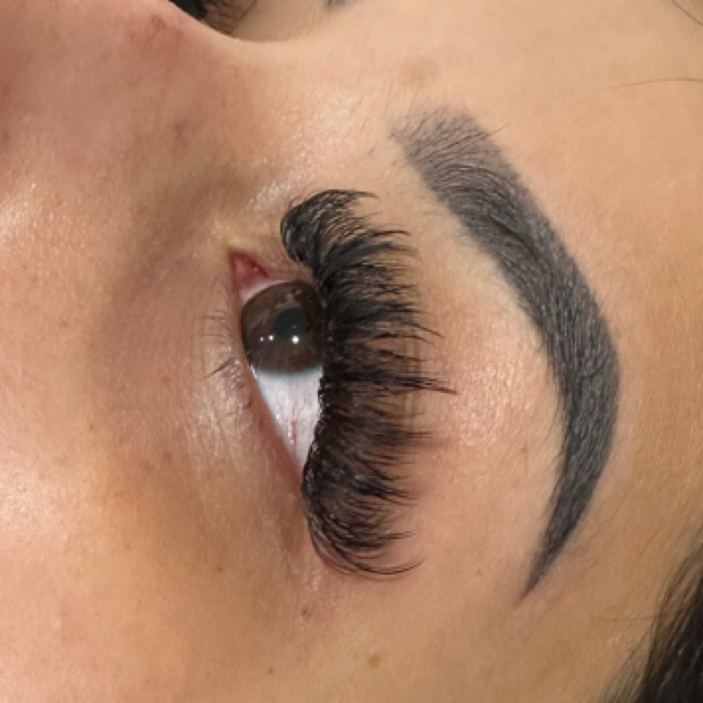“SOPHIA” (Wispy Set) 🌺 at Obsessed Lash & Brow Studio in Corpus Christi, TX
