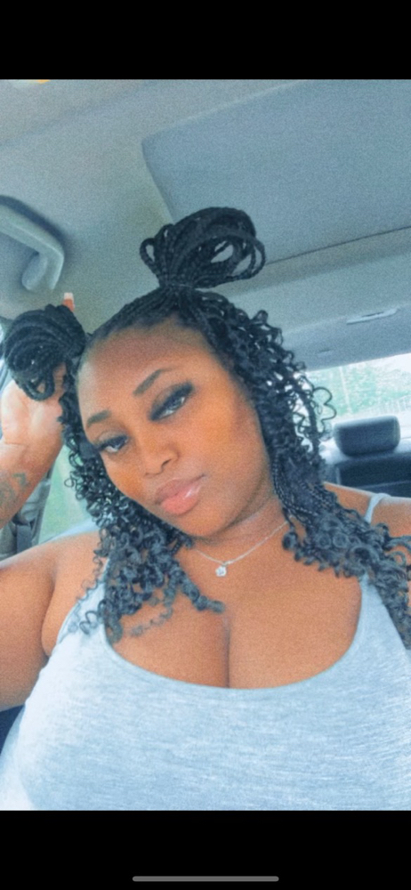 Knotless Medium 18inch Curly Ends
