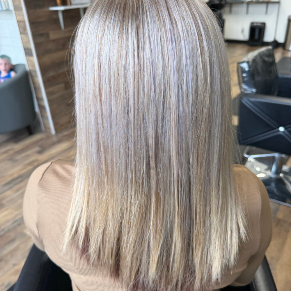 Full High Or Lo Hilites Long /Thick at Color Me Crazee in Springfield, MO