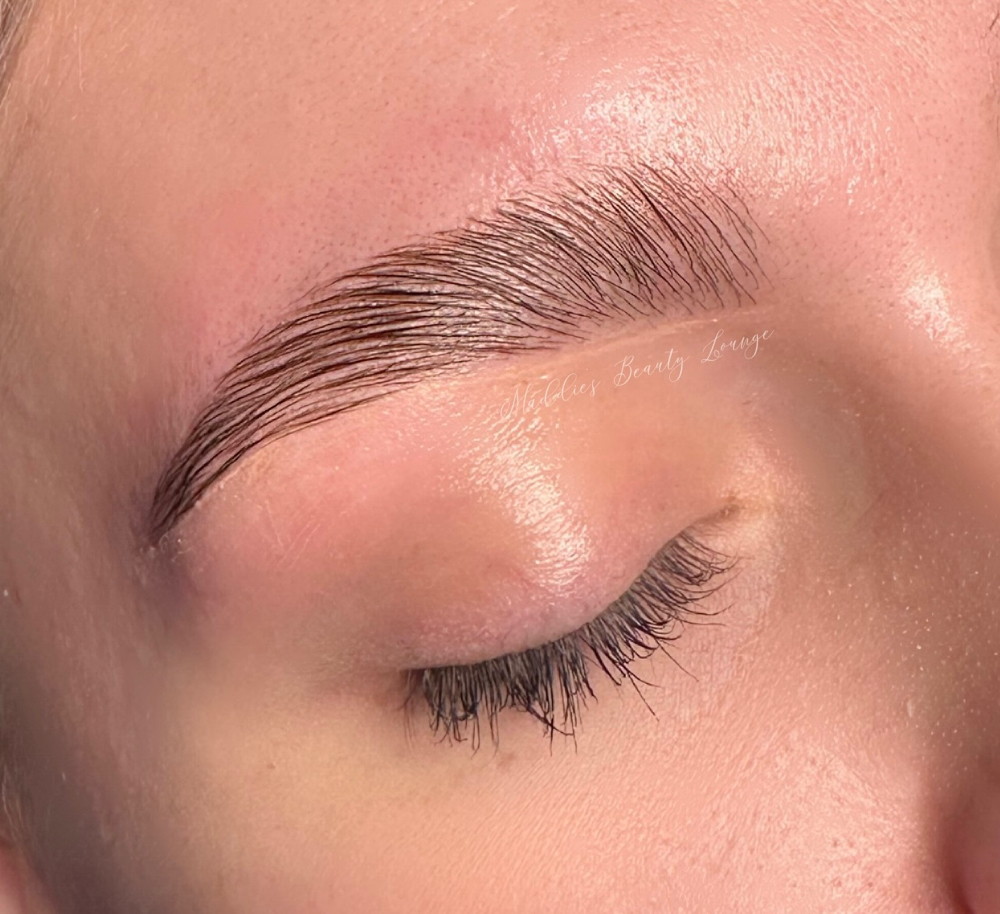 Brow Lamination With Wax (No Tint)