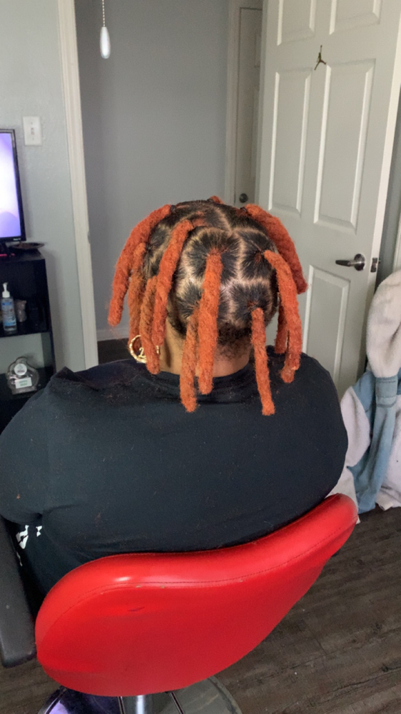 Wicks at Hair Hustlaaa! in Humphrey, AR