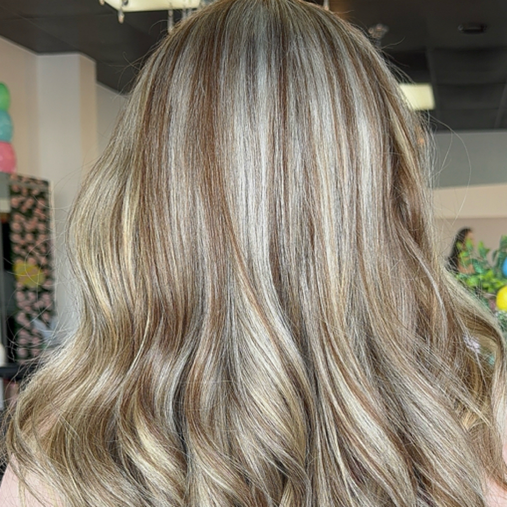 Hilight Touch Up Service All Over at THE LOOK SALON in Fresno, CA