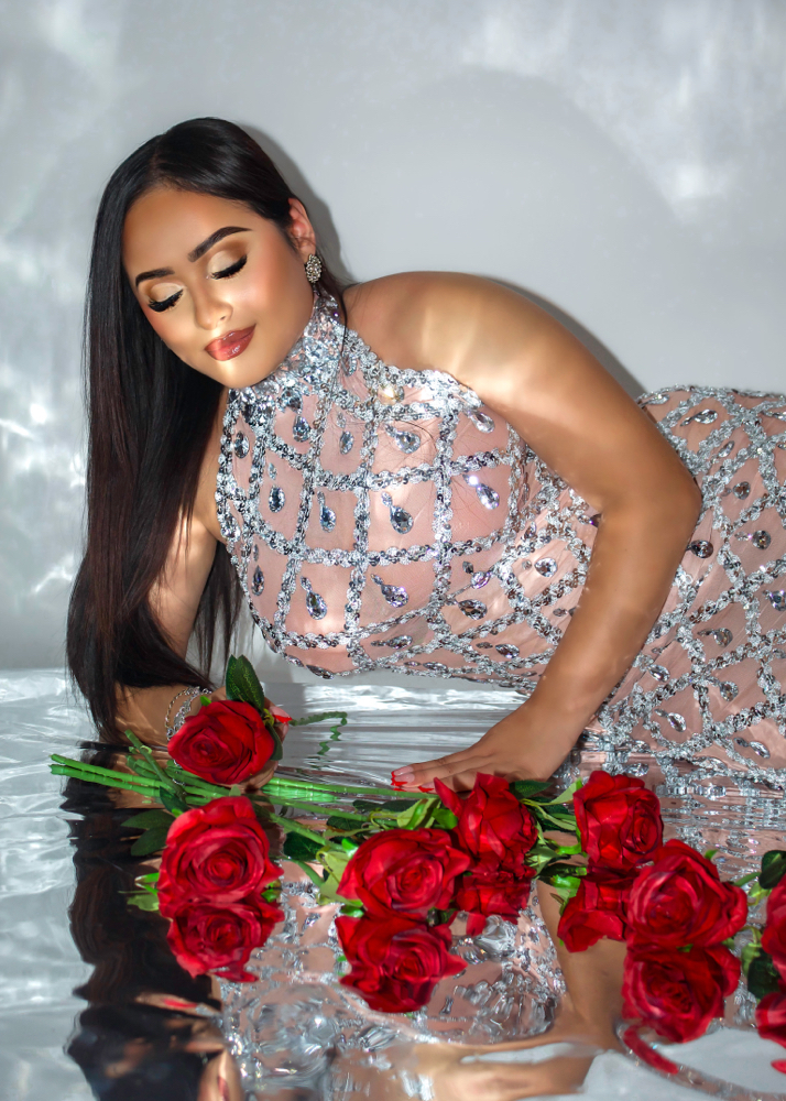 SERVE FACE, THEN FLASH💄📸