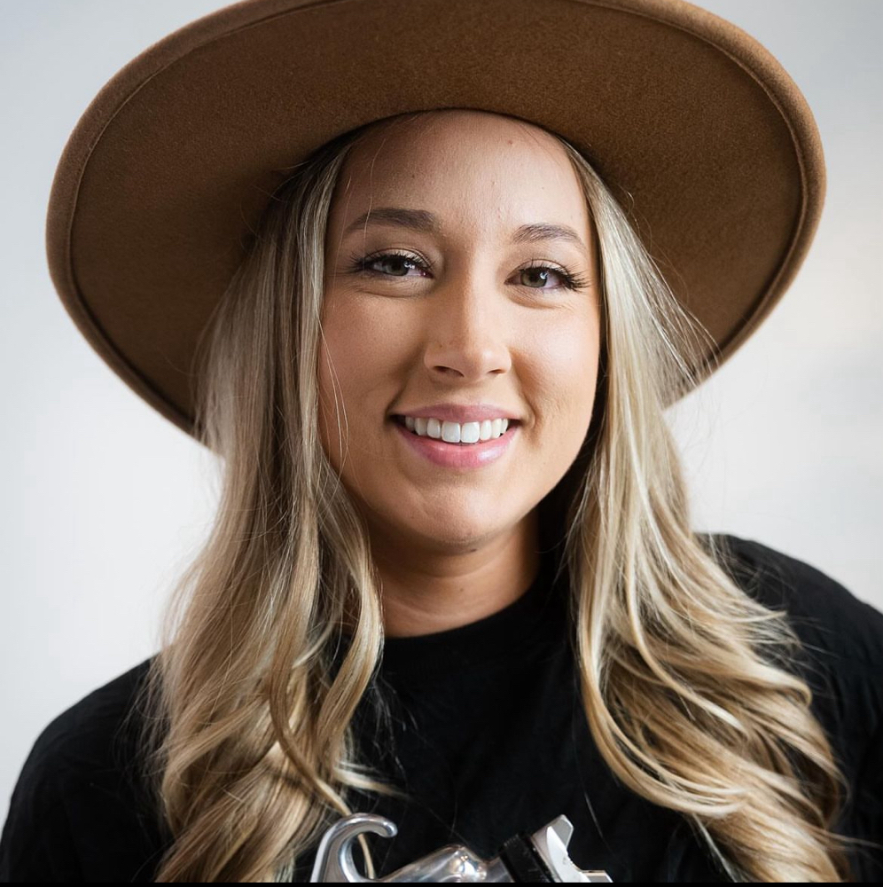 (ABQ) Studio Tan w/ Sophia