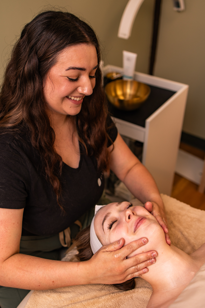 Signature Facial 60 minutes