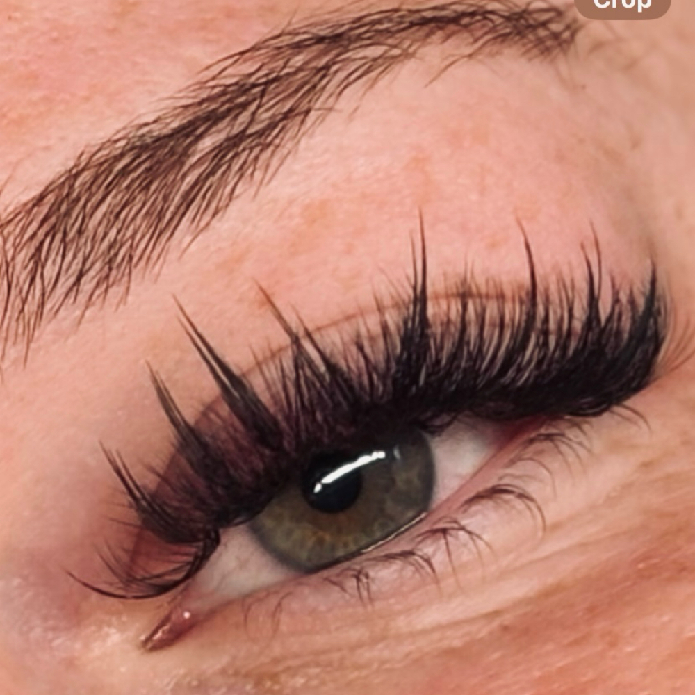 Strip Lash Effect Style at Radiant Glow by Emily LLC in New Bern, NC