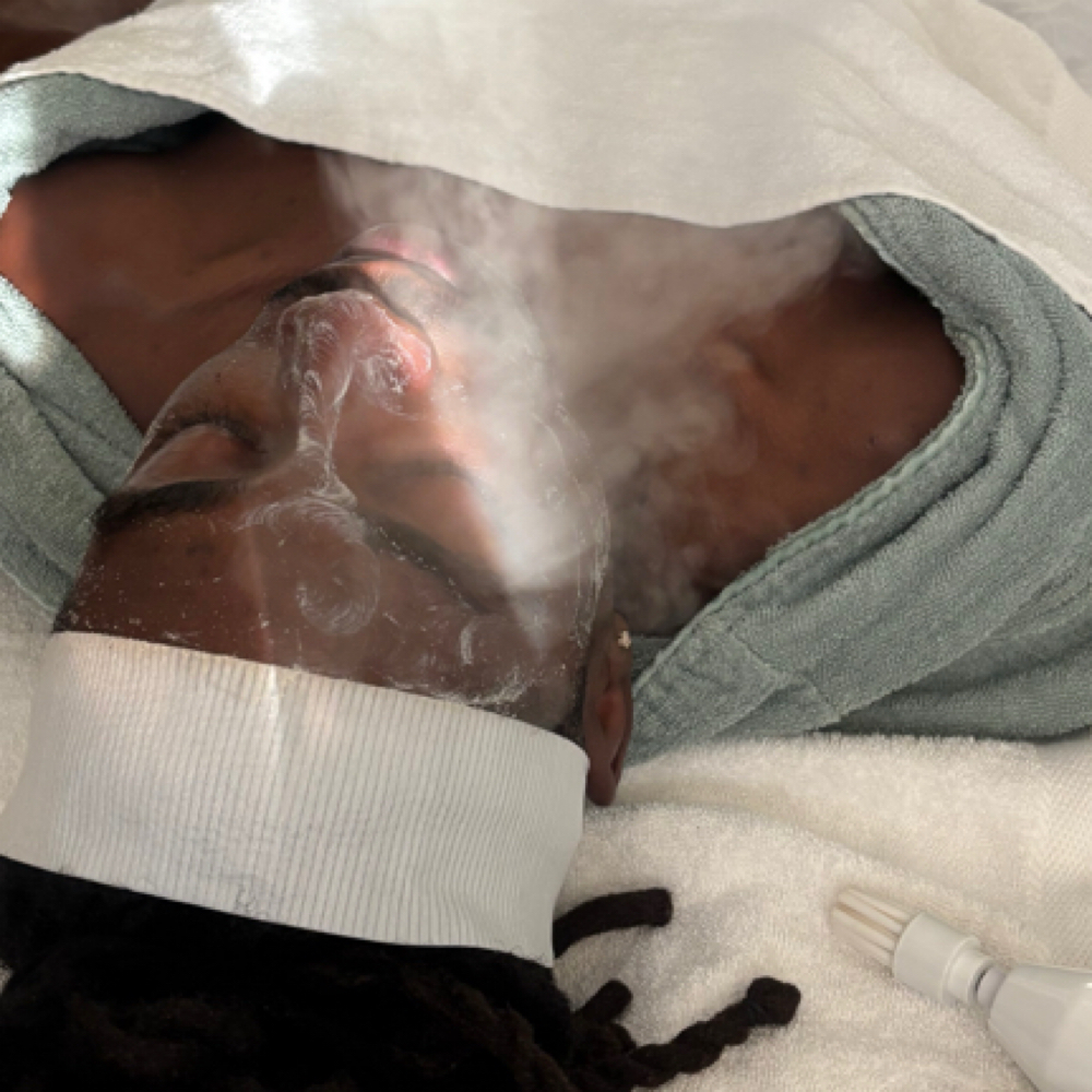 Men's Facial | Exfoliating at Vina’s Beauty Studio in Los Angeles, CA