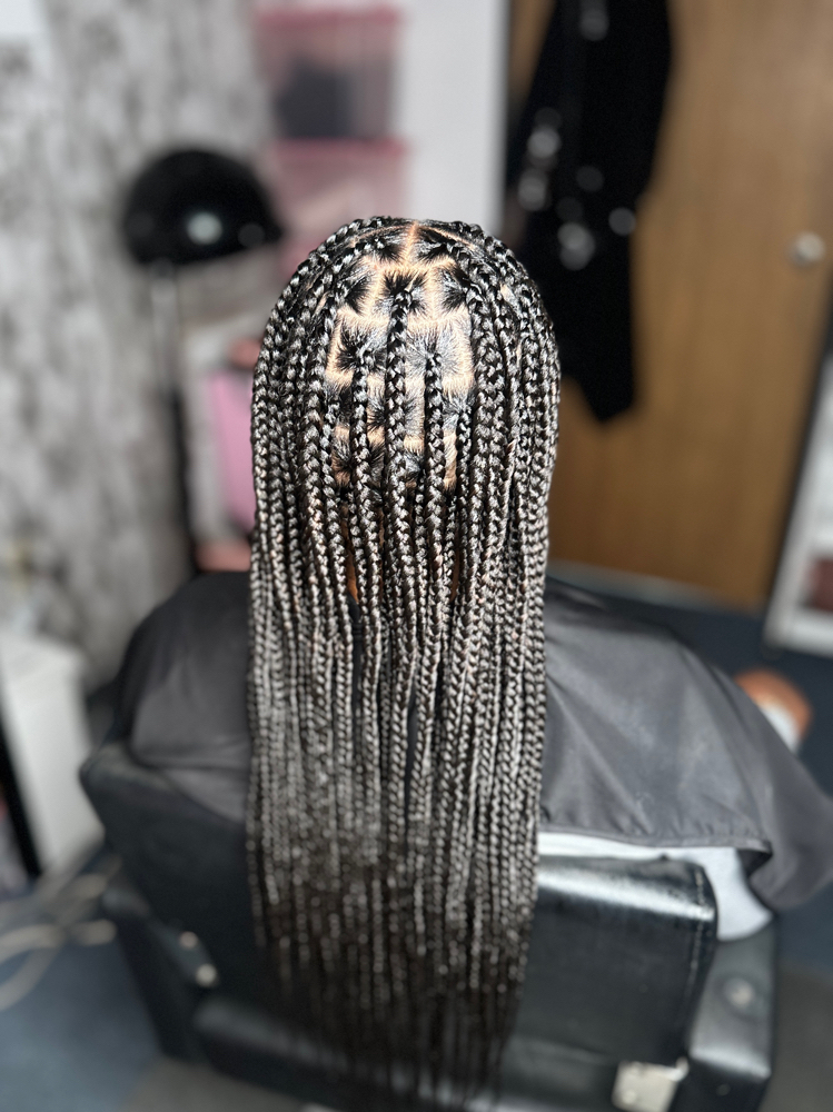 SMedium Knotless  box braids