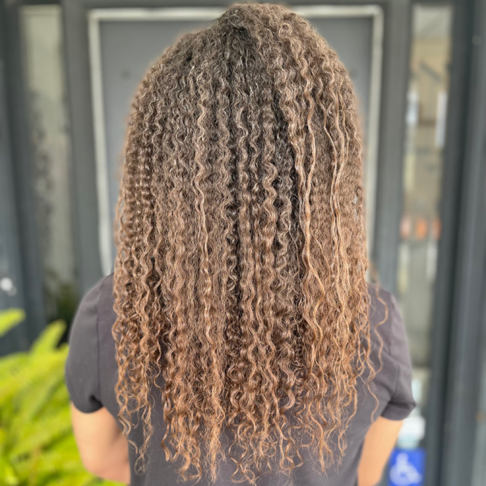 Wash-n-go at Luxe Curls By Ashley in Livermore, CA