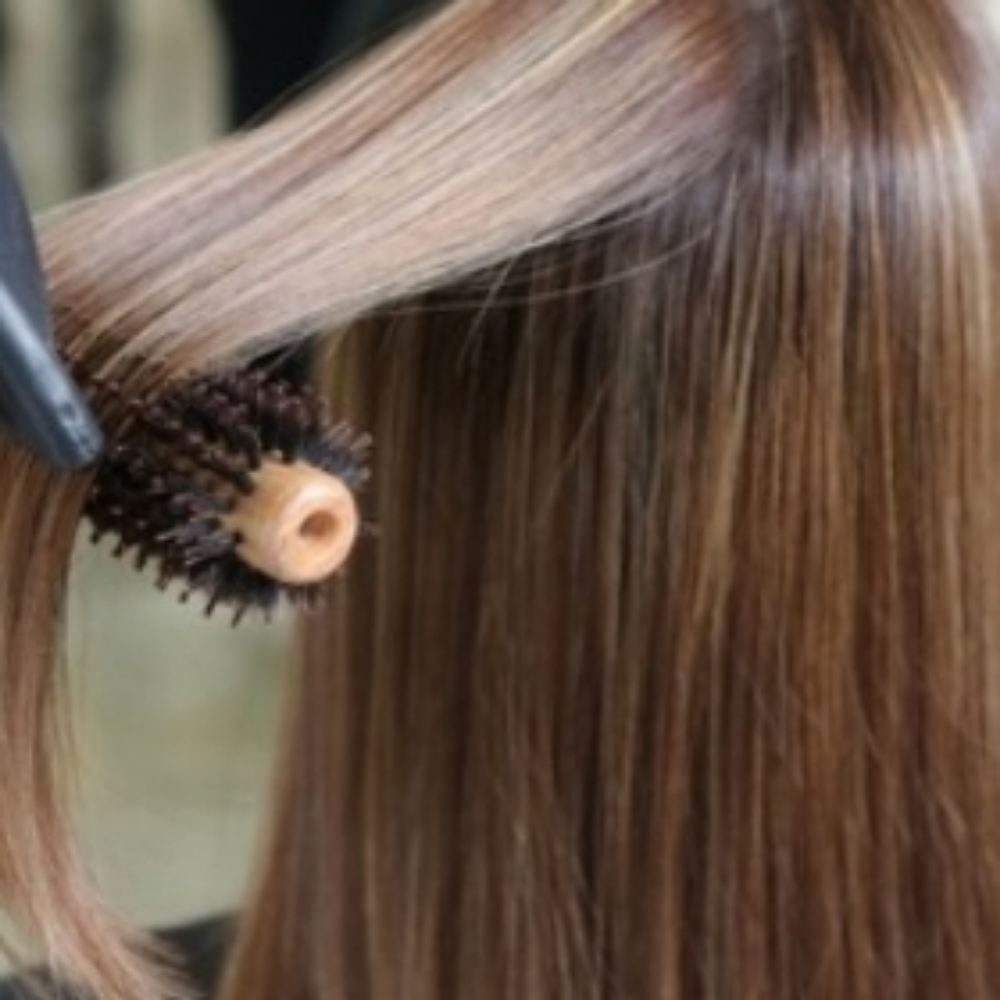 Womans Blow Dry at Mirror Images by Michelle in 85392