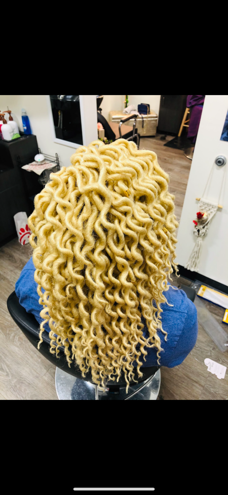 Crochet Braid at ChariseRenee’J Hands of A Goddess in Kettering, MD