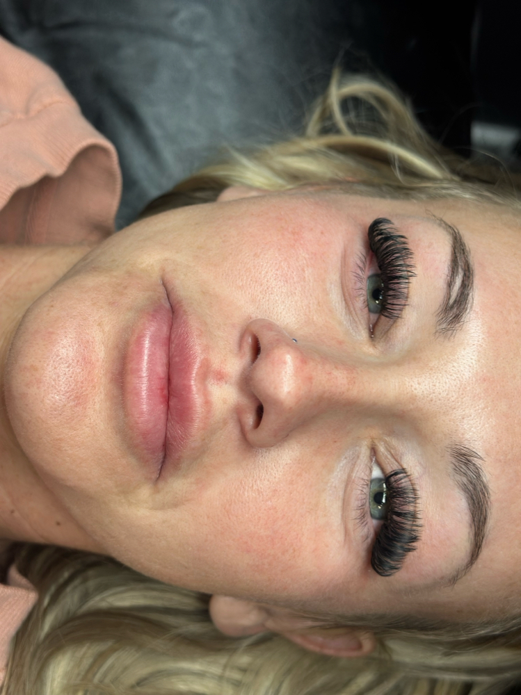 Mega Lashes Full Set
