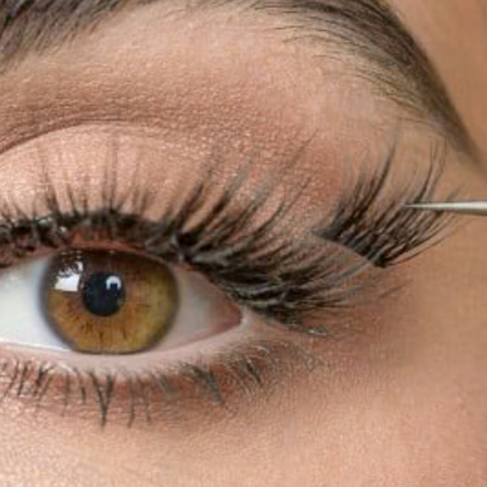 Cluster Lash Extensions at Kimber J 🌺 in Uniondale, NY