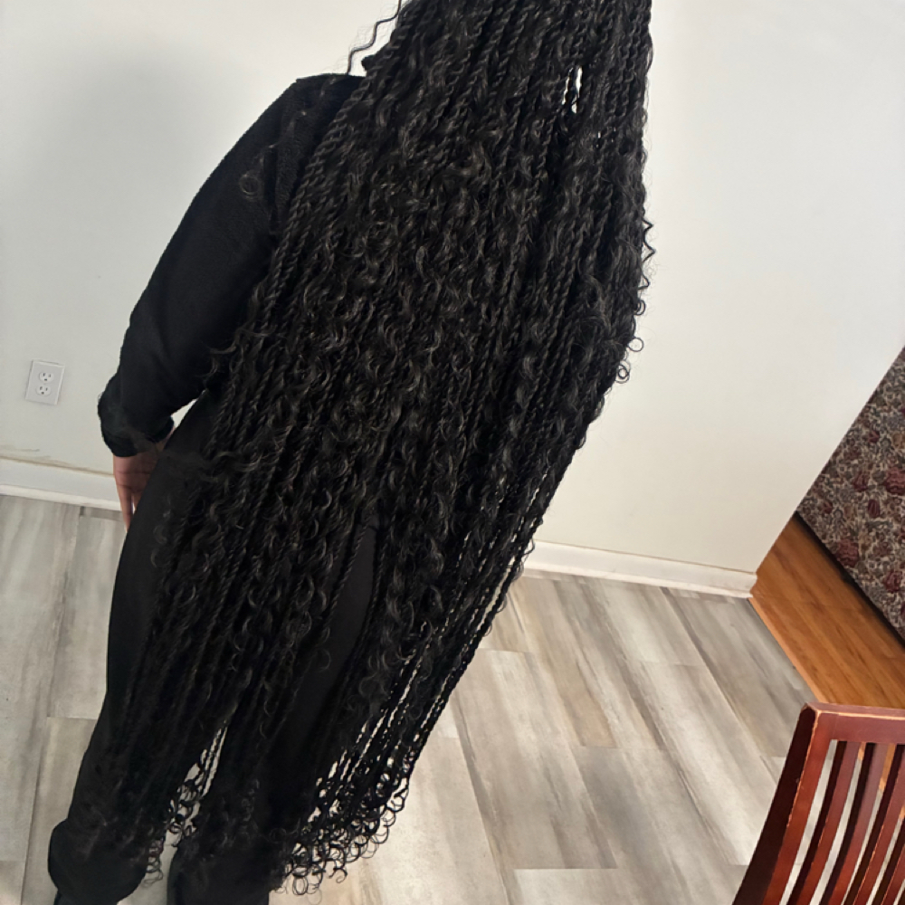 Knee length at BraidsByJinece in Wichita, KS