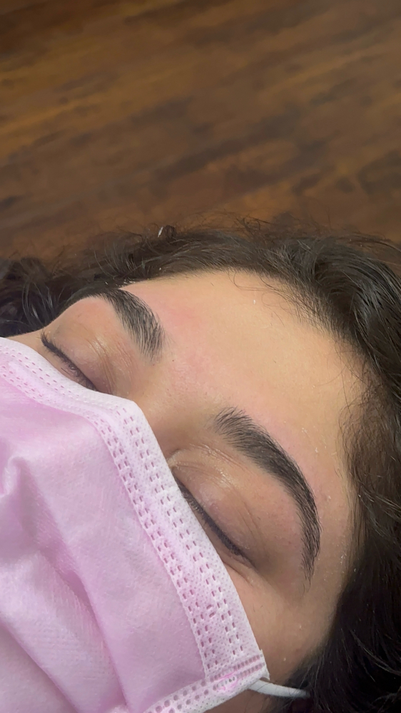 Brow Mapping & Wax