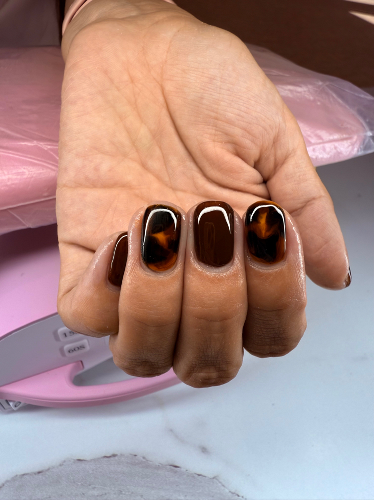 Structured Gel Mani (2-4 Nails)