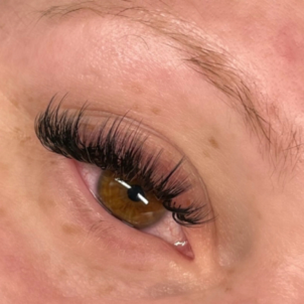 Discounted Model Lash Set at LashnEstheticsbyAri in Enfield, CT