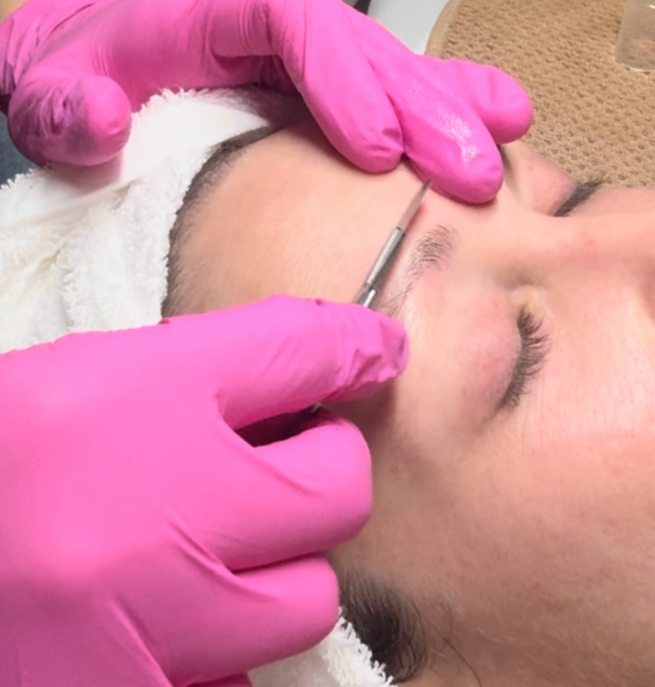 Dermaplane Glow