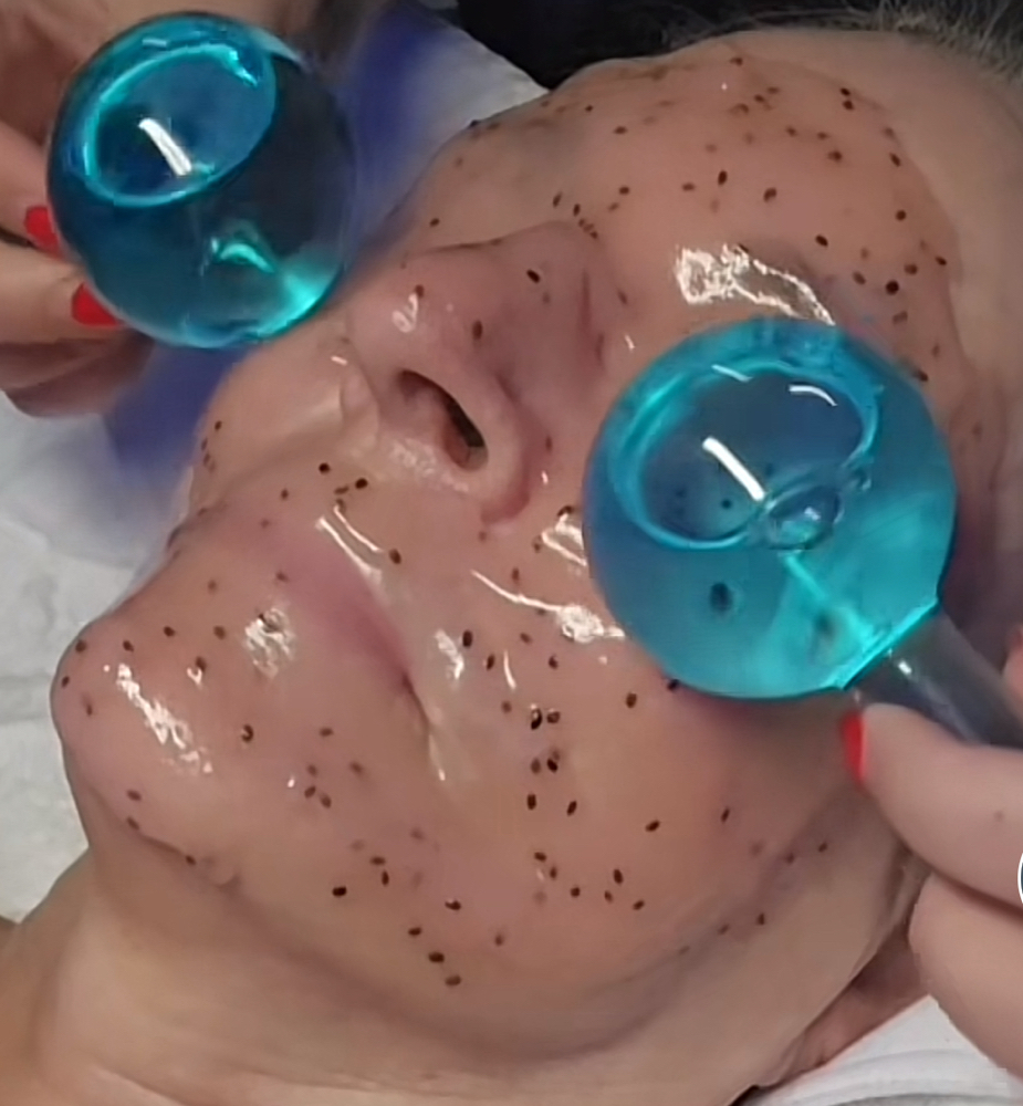 Radiant Effect Facial ☀️