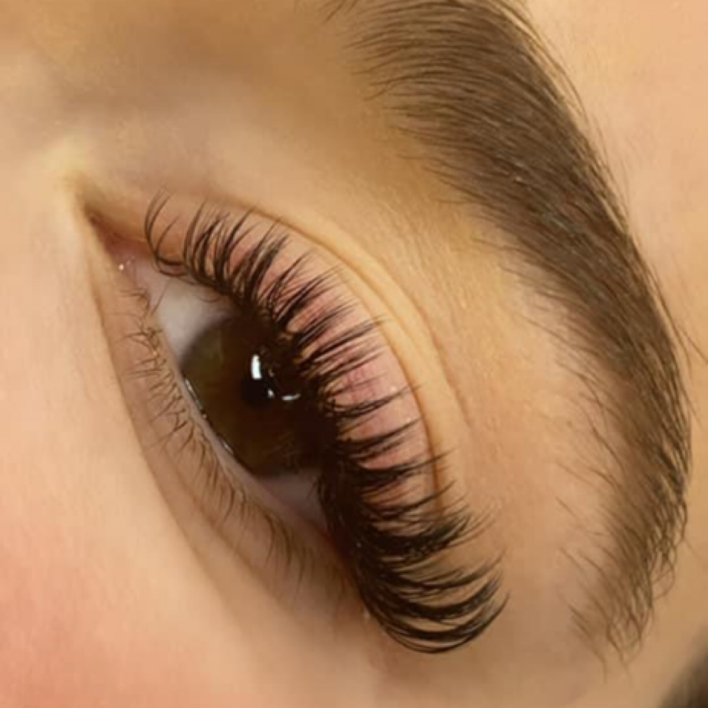 Dewy Dreams Fill at Jacynda’s Beauty Haven in Rockford, IL