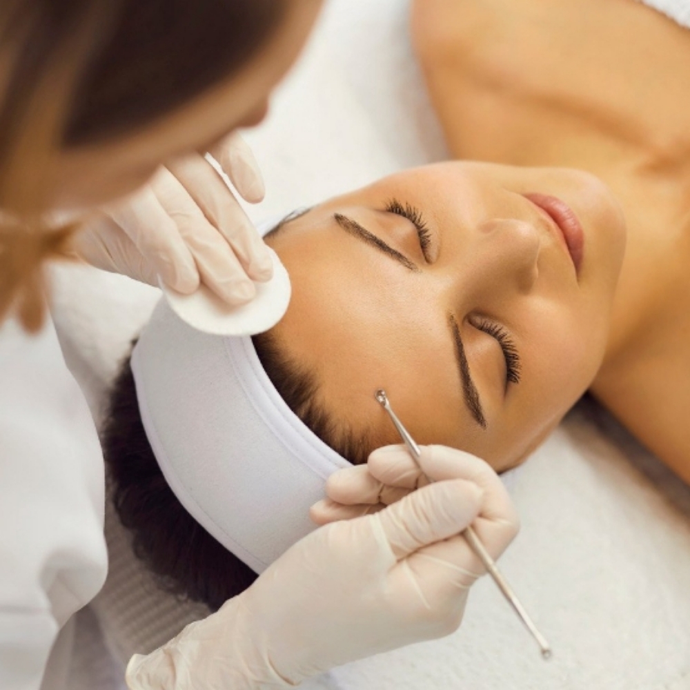 Extractions Add-on at Lunar Esthetics in Fallon, NV