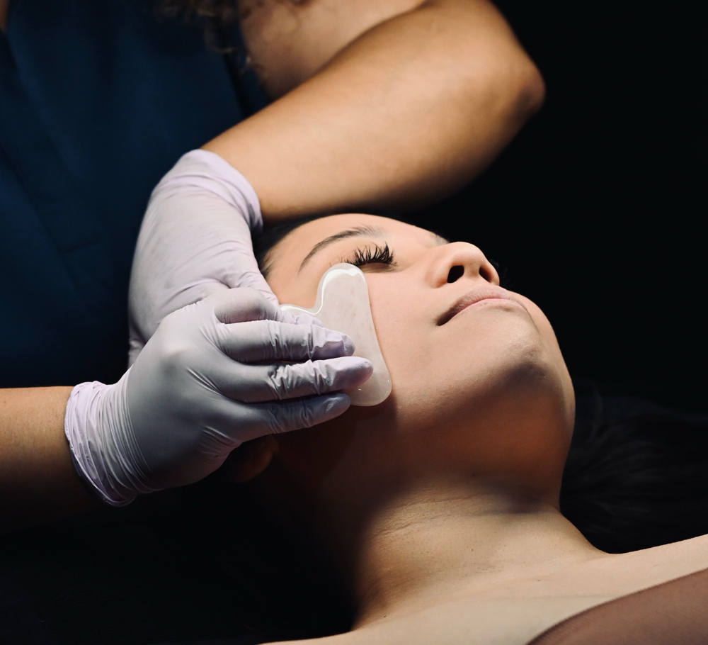 Guasha Facial Massage