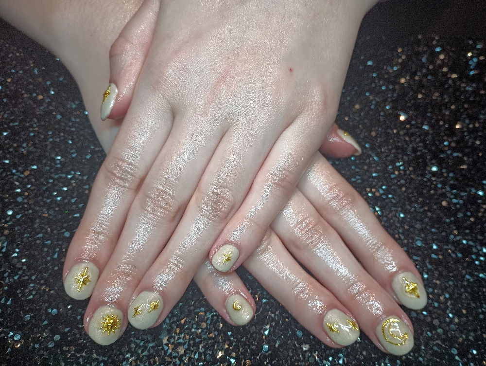 Nail Art With Shirley