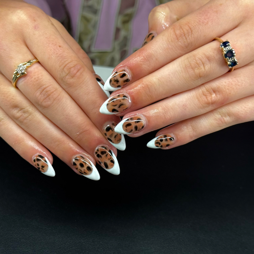 Fullset W/ Designs at Studio 8 in Gulfport, MS
