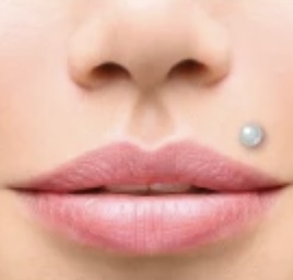 Upper Labret Piercing (Monroe)