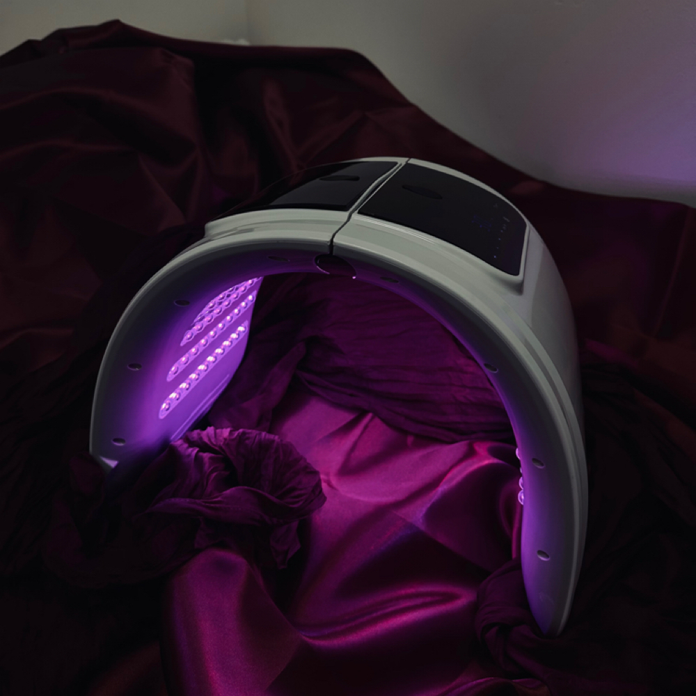 LED Light Therapy at Hang Up Your Halo in Woodland, CA