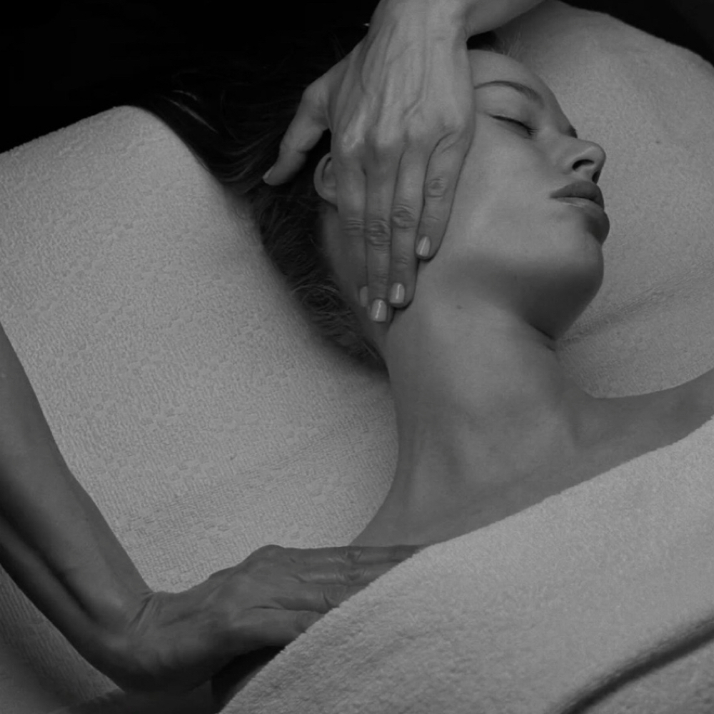 Snatch Me Lymphatic Facial at Gorgeous Skincare And Beauty in Tarzana, CA