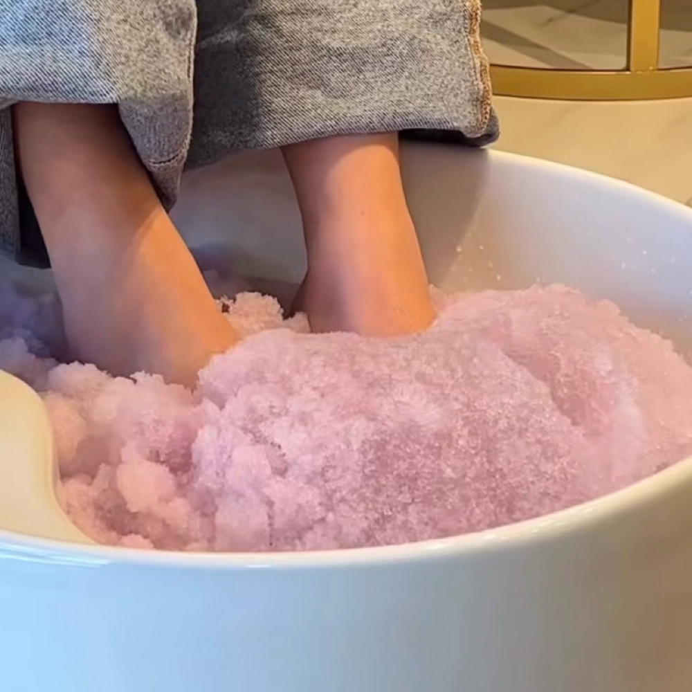 The Unana Jelly - Spa Gel Pedicure at Unana Nail Studio in Santa Monica, CA