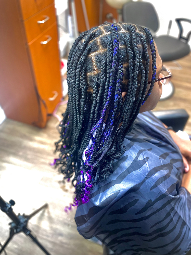 Medium Knotless Box braids