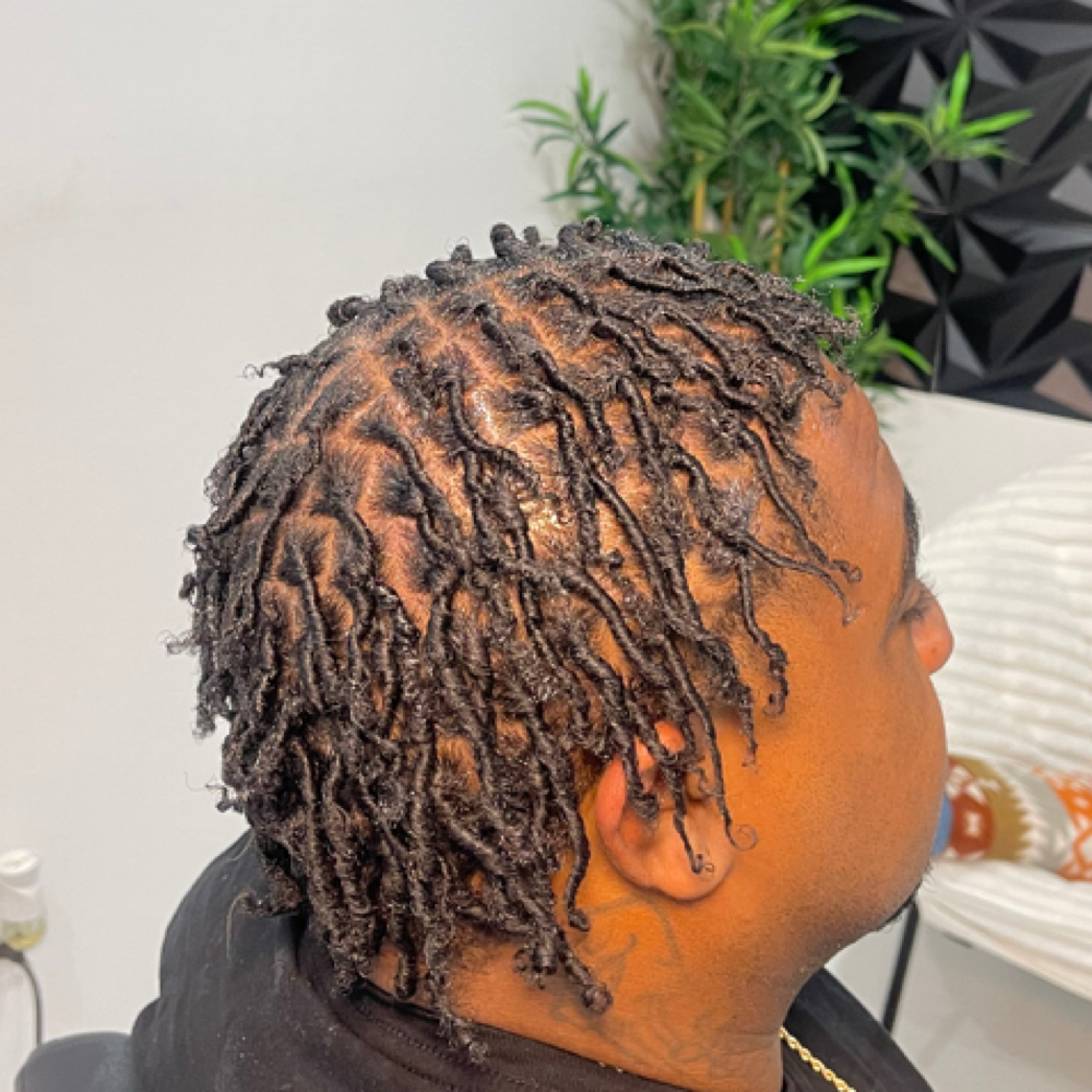 Starter Locs at Jartu's Braids beauty bar 🇱🇷 in Monroe, LA