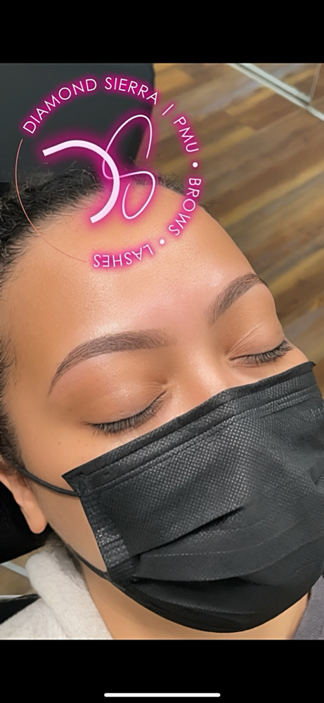 Brow Wax at The Diamond Sierra in Sylvania, OH