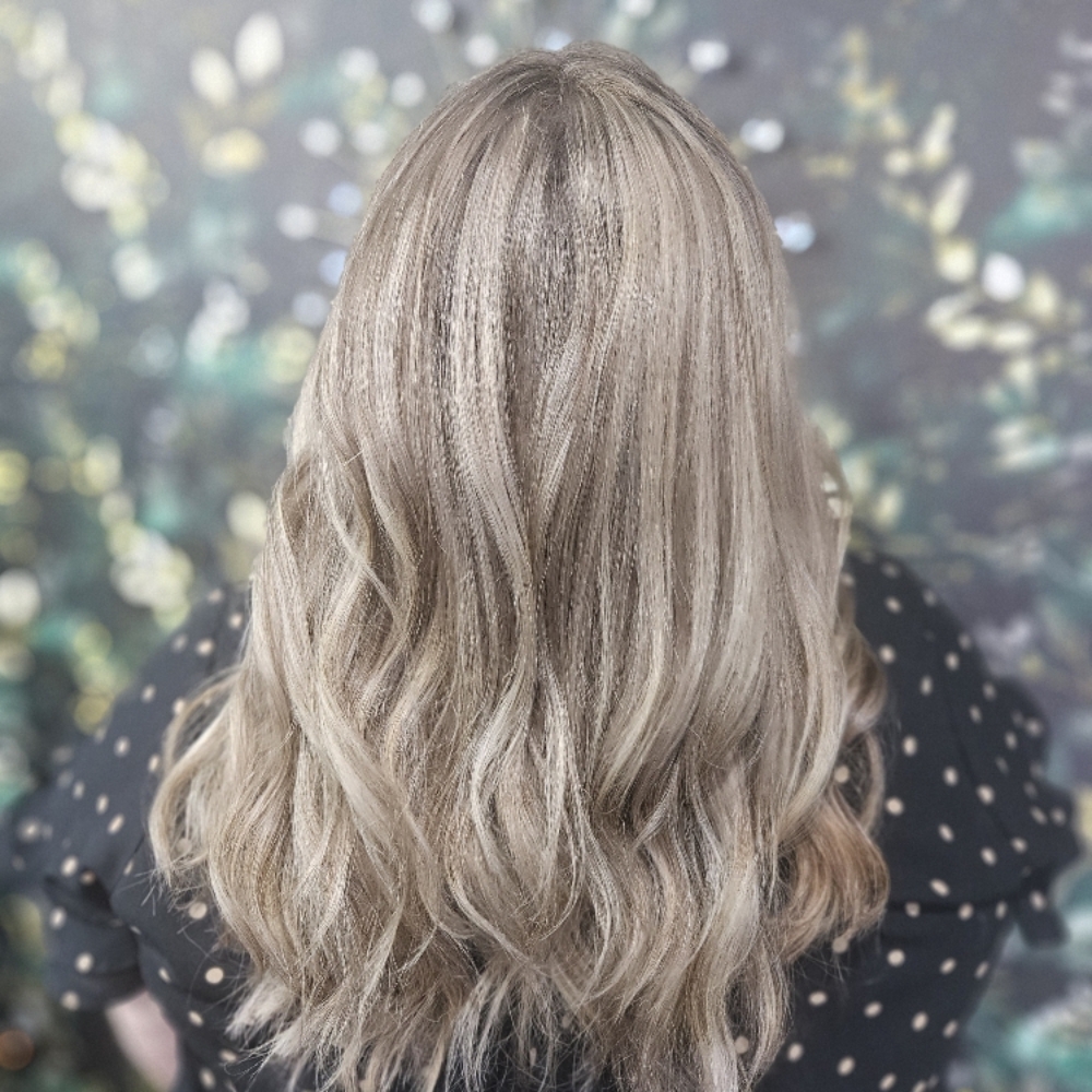 Luxe Highlight Refresh at Devins Beauty Studio in Sanford, MI