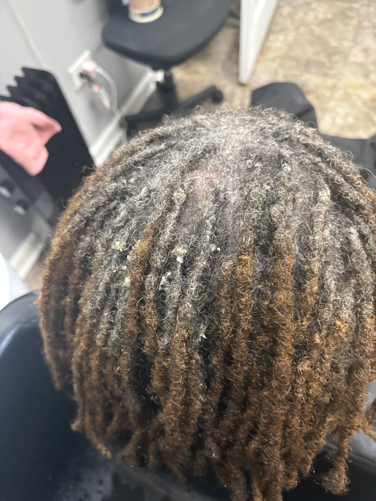 Advanced Psoriasis/ Scalp Therapy at 𝐀𝐧𝐨𝐢𝐧𝐭𝐞𝐝 𝐋𝐨𝐜𝐬™ 𝐓𝐫𝐢𝐜𝐡𝐨𝐥𝐨𝐠𝐲 𝐒𝐭𝐮𝐝𝐢𝐨𝐬 in Chicago, IL