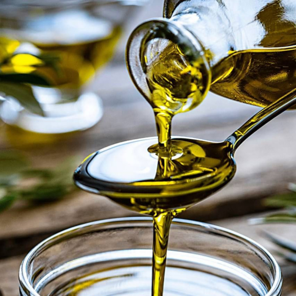 Oil Scalp at Sandra the Esti LLC in Downers Grove, IL