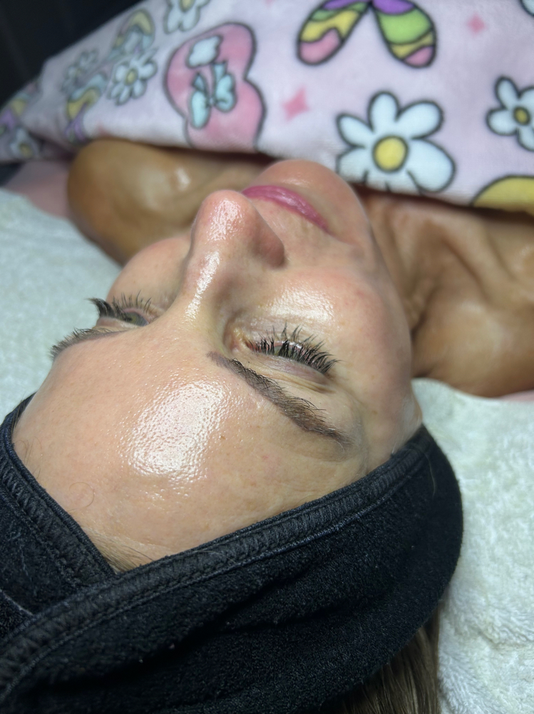 Spring Lift And Glow Facial