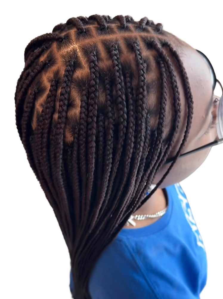 SMedium Knotless at Modern Aesthetics Studios in Oakbrook Terrace, IL