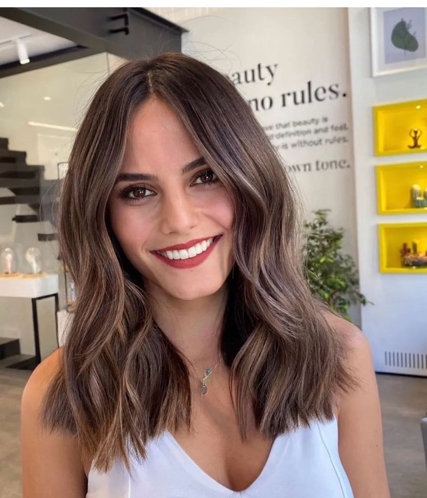 Womens Mid Classic Haircut