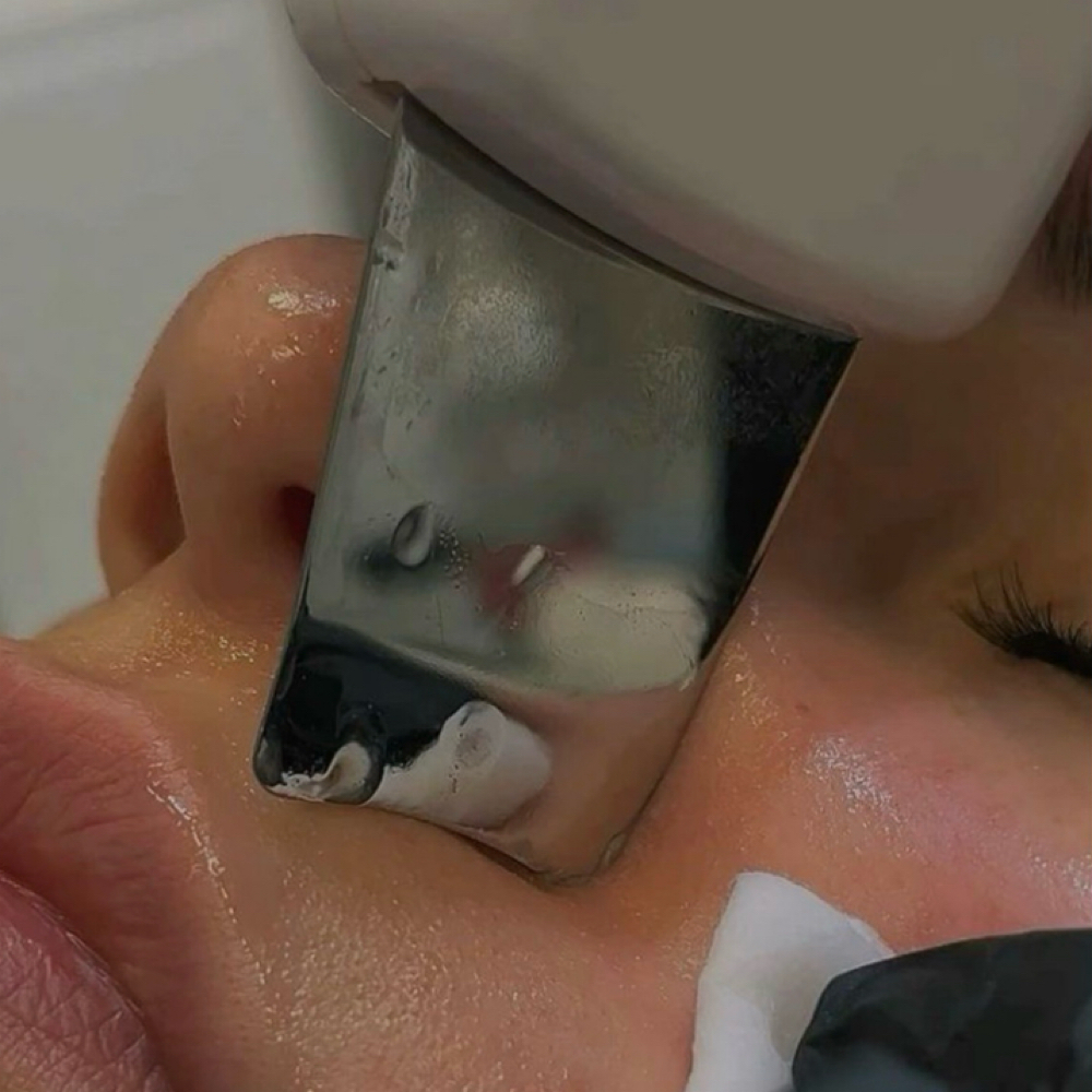 Ultrasonic at Aesthetics by Makinlee in Pahrump, NV